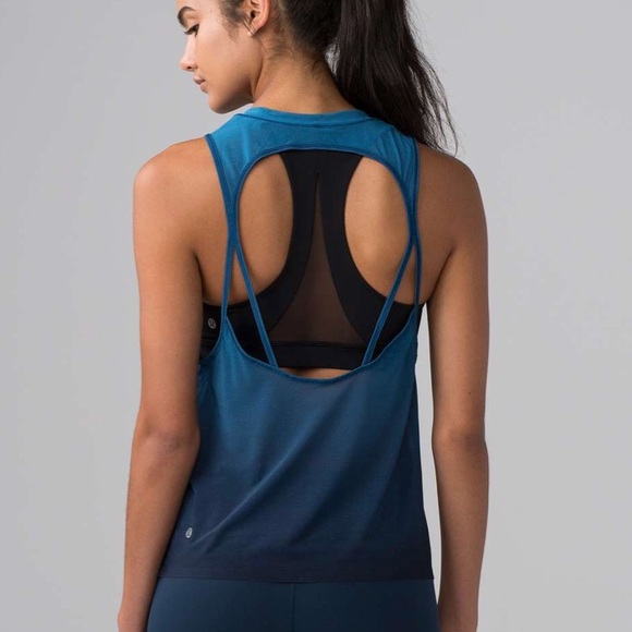 Lululemon Chase Me Down Tank size 2 - Picture 2 of 8